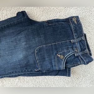 5/$20-Vera Wang Capri jeans